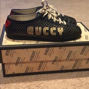 Men size 42 Gucci